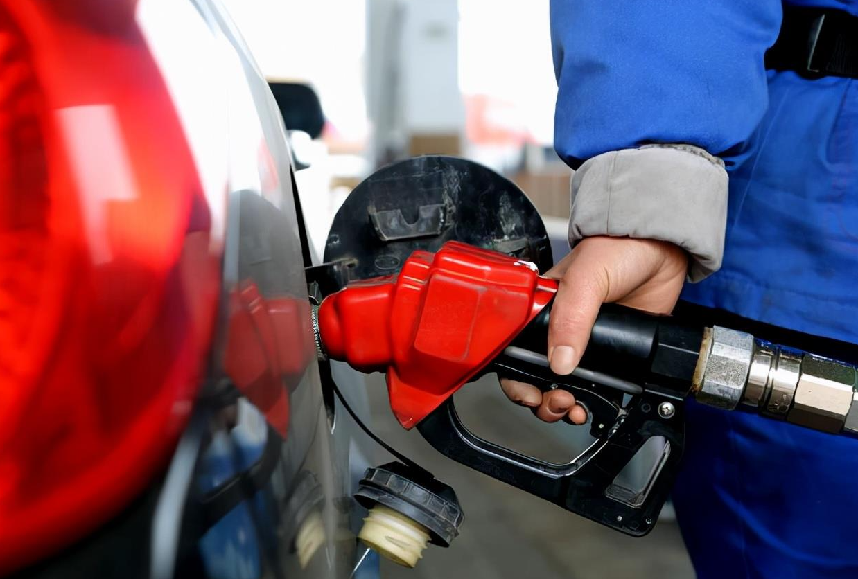 福田汽車換油箱多少錢(福田汽車油箱更換價(jià)格)